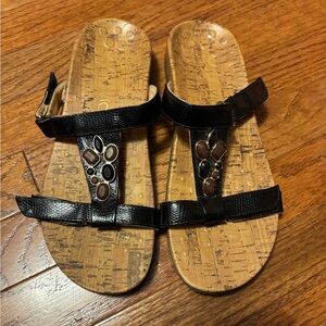 Vionic Black Snakeskin Bead Embellished Comfort Slip On Sandals Women’s Size 8